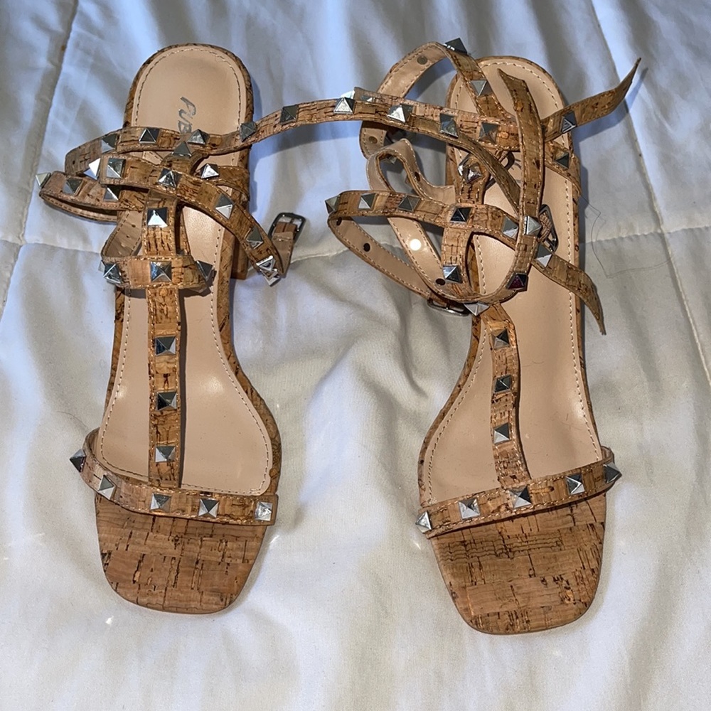 Public desire heels